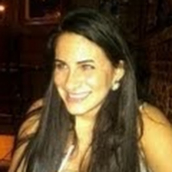 Meet your Posher, Lara - Picture 1 of 1